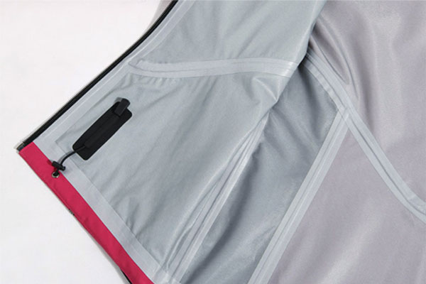 沖鋒衣廠家：脫膠了的沖鋒衣怎么辦？如何處理？